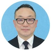 講師