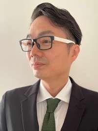 講師