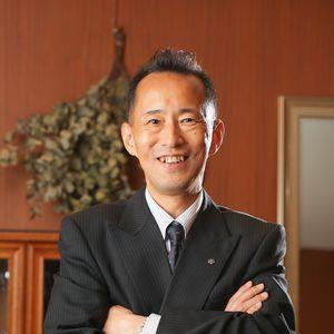 講師